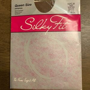 Silky Fit Queen Size Pantyhose Suntan NWT